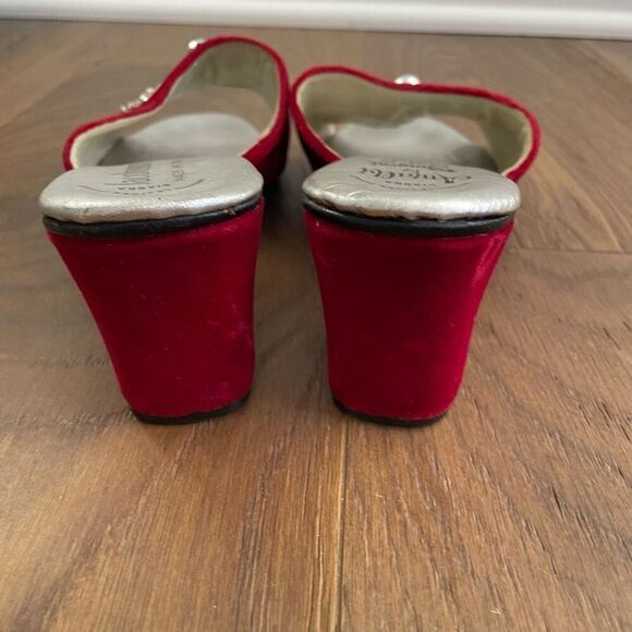 70s Amalfi by Rangoni Red Velvet Open Toe Mules Block Heel 7.5 Narrow - Picture 4 of 9